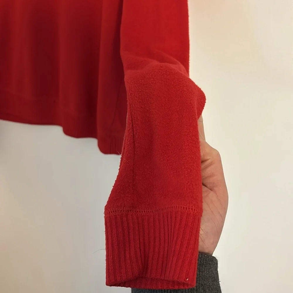 Abercrombie & Fitch Long Sleeve Slightly Cropped Hip Fit Red Top Size XS - Picture 3 of 8